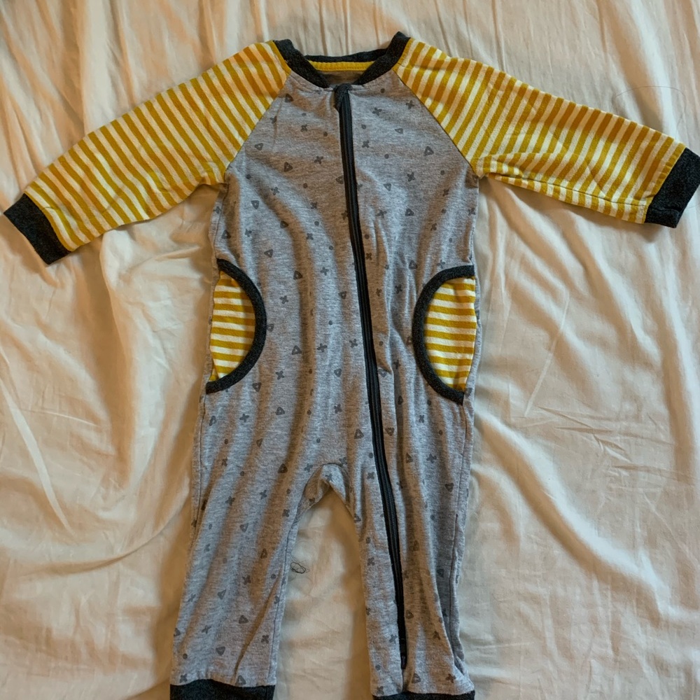 Cat & Jack Footless Sleeper / PJs
